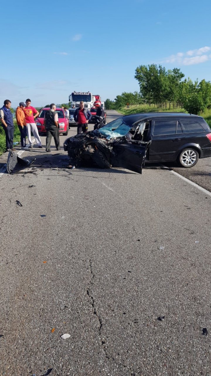 Carambol pe o şosea din Suceava. Şapte persoane au fost rănite în urma accidentului (FOTO)