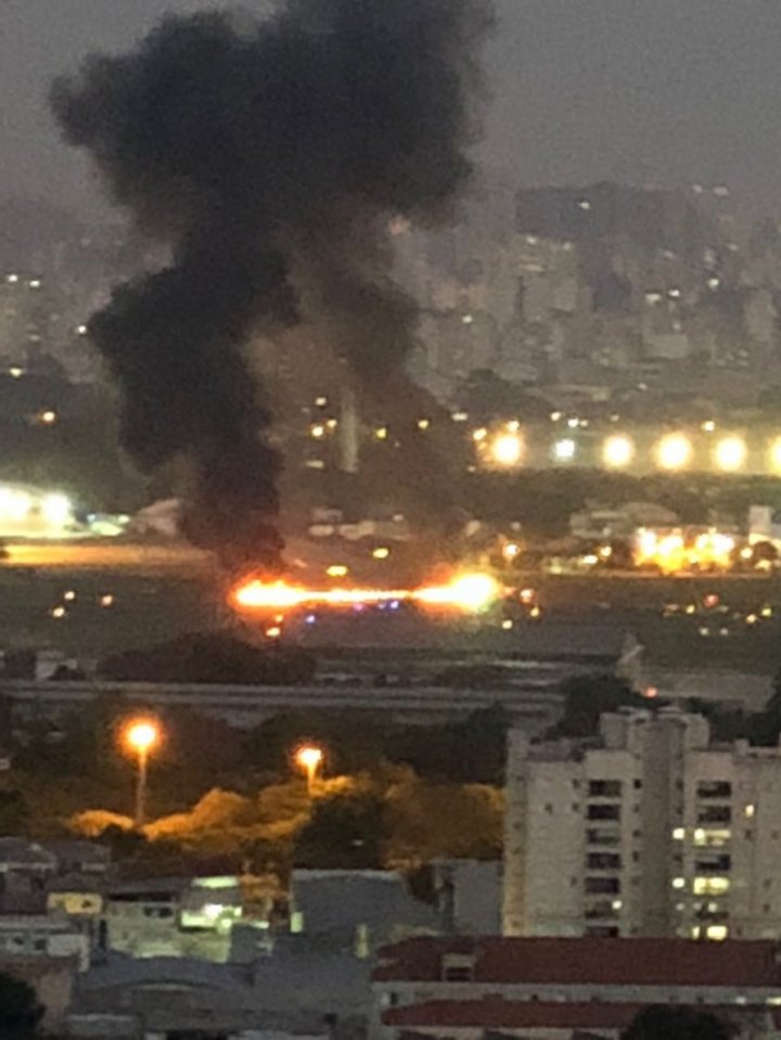 TRAGEDIE ÎN BRAZILIA. Şase pasageri au supravieţuit după ce un avion s-a prăbuşit