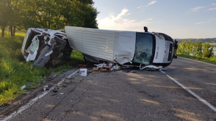 Carambol pe o şosea din Suceava. Şapte persoane au fost rănite în urma accidentului (FOTO)