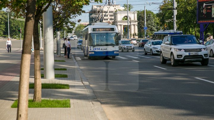 InfoTrafic: Flux majorat de transport în Capitală. Unde se circulă cu dificultate