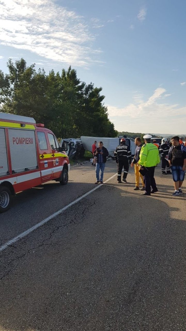 Carambol pe o şosea din Suceava. Şapte persoane au fost rănite în urma accidentului (FOTO)