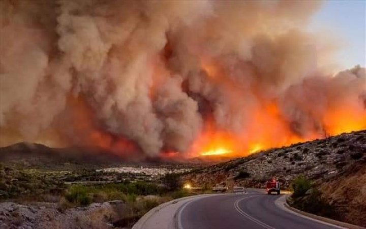 IMAGINI DE GROAZĂ! Cum au ajuns să arate orașele din Grecia după ce au fost devastate de incendii (VIDEO)