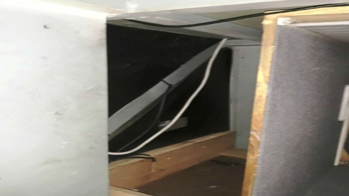 930 pachete de ţigări au fost confiscate la frontieră. Vezi unde au fost ascunse