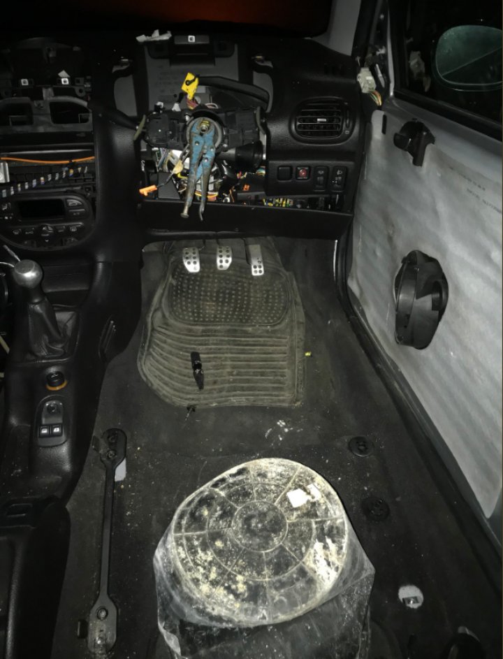 MAŞINA care I-A ŞOCAT pe poliţiştii din Norfolk: Nu avea nici scaun şi nici volan (FOTO)