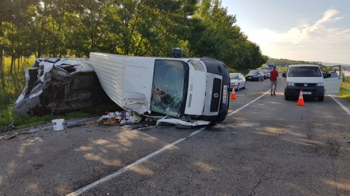 Carambol pe o şosea din Suceava. Şapte persoane au fost rănite în urma accidentului (FOTO)