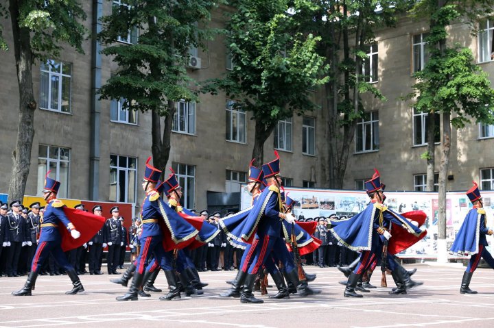 Plini de curaj și cu mii de vise. O nouă generație de polițiști va asigura securitatea și liniștea Moldovei (FOTO)