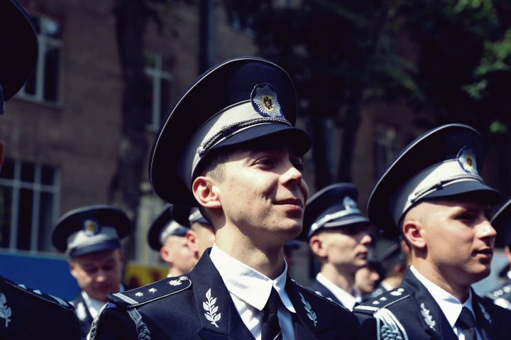 Plini de curaj și cu mii de vise. O nouă generație de polițiști va asigura securitatea și liniștea Moldovei (FOTO)