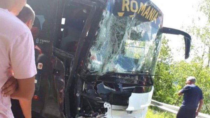 ACICDENT GRAV în Muntenegru. Un autocar cu sportivi români, lovit de un TIR (FOTO)