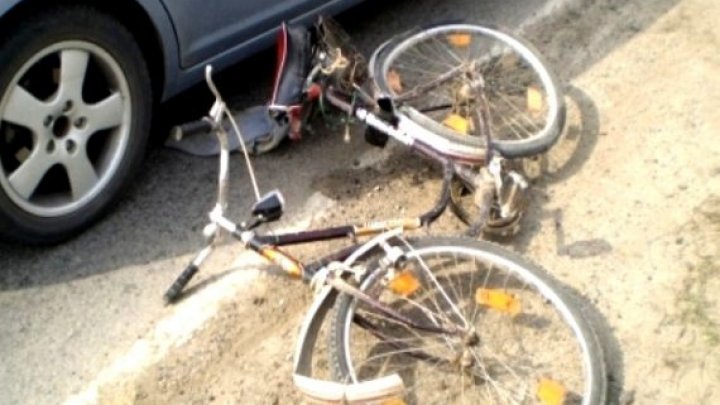 TRAGEDIE pe şosea în raionul Orhei. Un biciclist a fost spulberat de o maşină