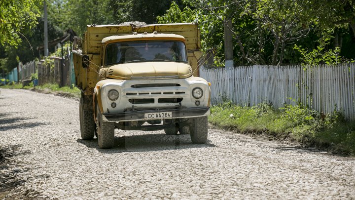 Proiectul Drumuri bune a ajuns la Şoldăneşti. Peste 30 de șosele vor fi RENOVATE (FOTOREPORT)