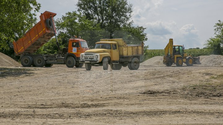 Proiectul Drumuri bune a ajuns la Şoldăneşti. Peste 30 de șosele vor fi RENOVATE (FOTOREPORT)