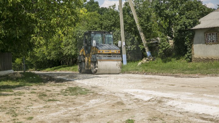 Proiectul Drumuri bune a ajuns la Şoldăneşti. Peste 30 de șosele vor fi RENOVATE (FOTOREPORT)