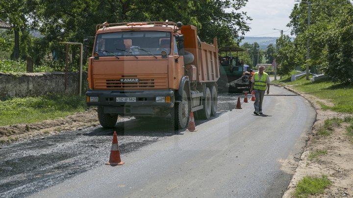 Proiectul Drumuri bune a ajuns la Şoldăneşti. Peste 30 de șosele vor fi RENOVATE (FOTOREPORT)