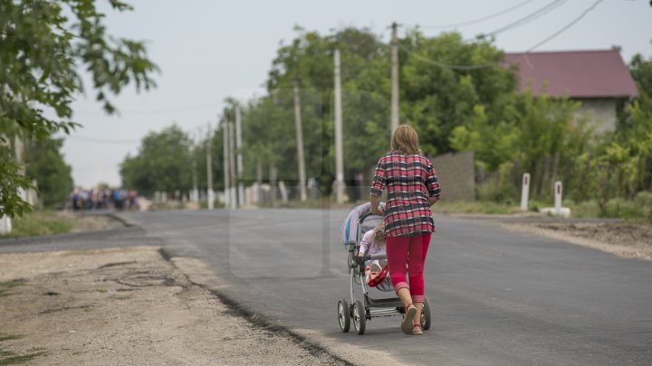 Programul Drumuri bune pentru Moldova. La Făleşti vor fi asfaltate drumurile din 33 de sate (FOTOREPORT)