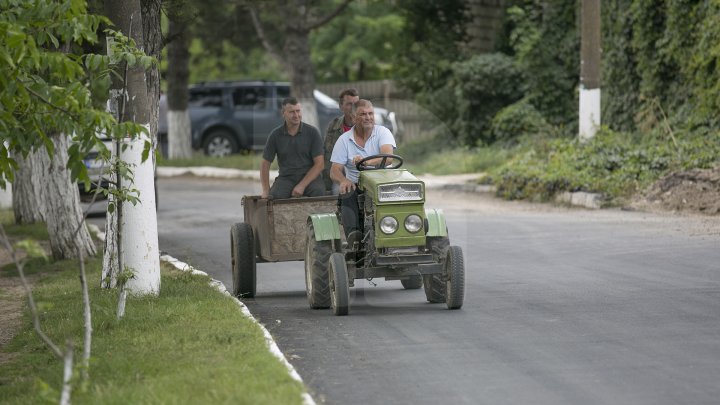 Programul Drumuri bune pentru Moldova. La Făleşti vor fi asfaltate drumurile din 33 de sate (FOTOREPORT)