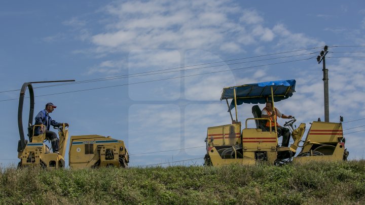 Programul Drumuri bune pentru Moldova. La Făleşti vor fi asfaltate drumurile din 33 de sate (FOTOREPORT)