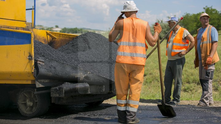 Programul Drumuri bune pentru Moldova. La Făleşti vor fi asfaltate drumurile din 33 de sate (FOTOREPORT)