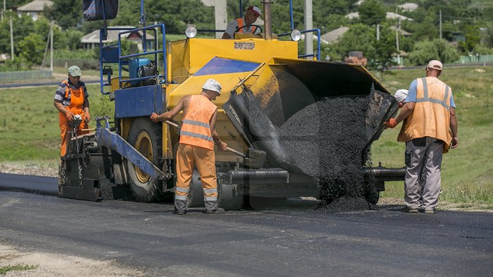 Programul Drumuri bune pentru Moldova. La Făleşti vor fi asfaltate drumurile din 33 de sate (FOTOREPORT)