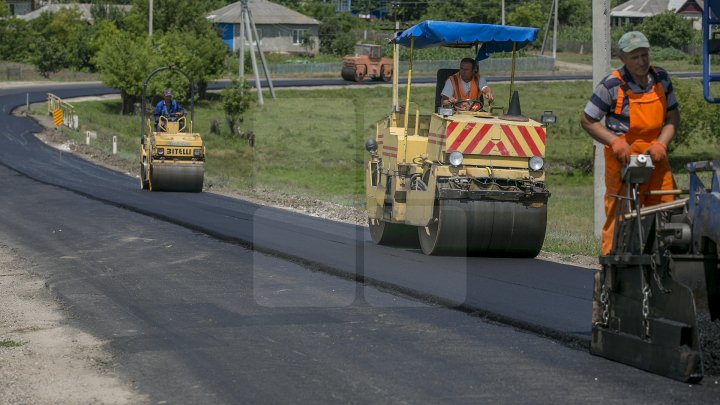 Programul Drumuri bune pentru Moldova. La Făleşti vor fi asfaltate drumurile din 33 de sate (FOTOREPORT)