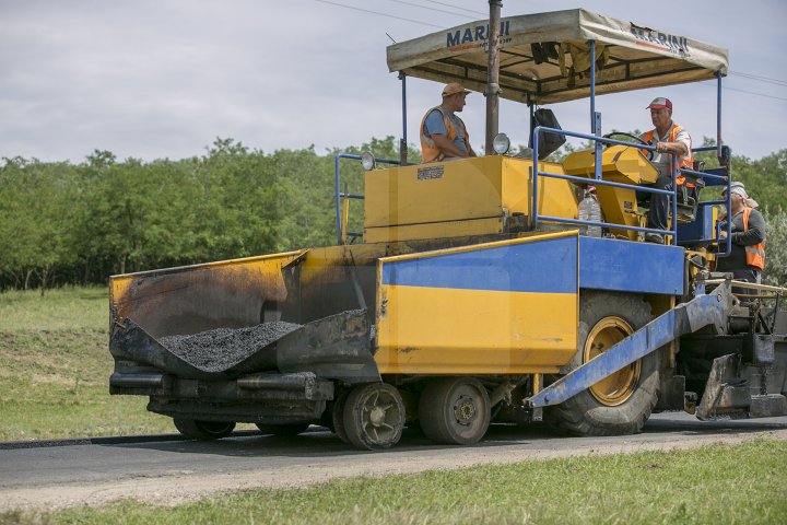 Programul Drumuri bune pentru Moldova. La Făleşti vor fi asfaltate drumurile din 33 de sate (FOTOREPORT)