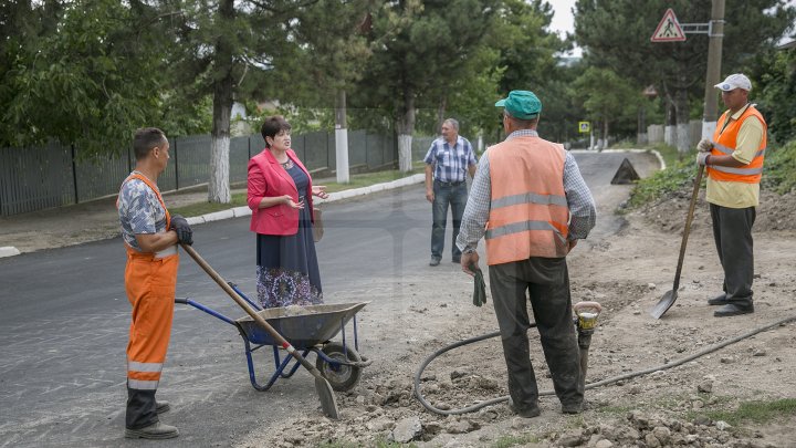 Programul Drumuri bune pentru Moldova. La Făleşti vor fi asfaltate drumurile din 33 de sate (FOTOREPORT)