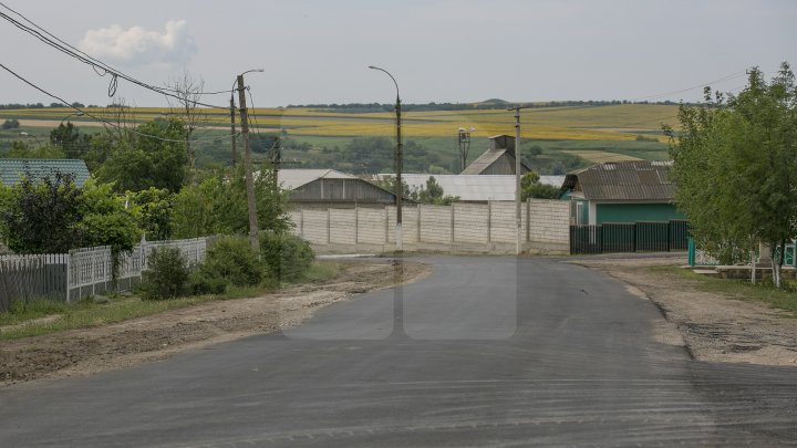 Programul Drumuri bune pentru Moldova. La Făleşti vor fi asfaltate drumurile din 33 de sate (FOTOREPORT)