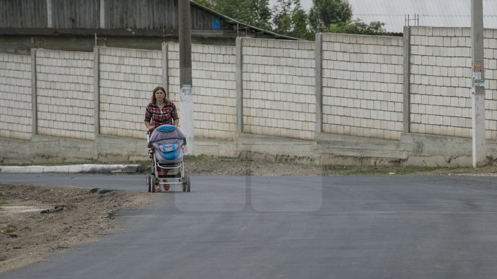 Programul Drumuri bune pentru Moldova. La Făleşti vor fi asfaltate drumurile din 33 de sate (FOTOREPORT)