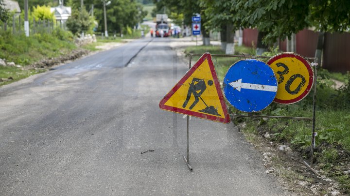 Până la sfârșitul lunii septembrie, oamenii din raionul Râșcani vor avea drumurile bune (FOTOREPORT)