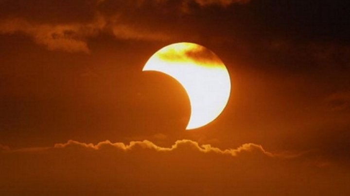 Se apropie cea mai lungă eclipsă de lună. Cât va dura fenomenul astronomic extrem de rar