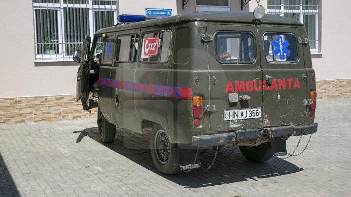 Ambulanţe noi pentru Asistenţa Medicală Urgentă. Mașinile sunt repartizate prin sate (FOTOREPORT)