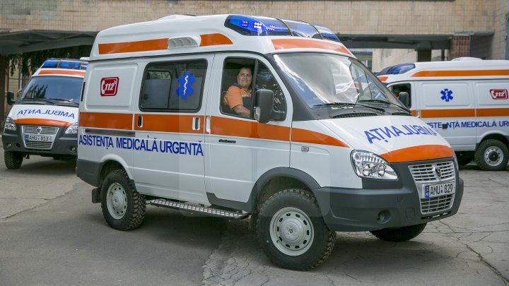 Echipament medical performant. Două puncte de urgenţă din raionul Ungheni au primit ambulanțe noi