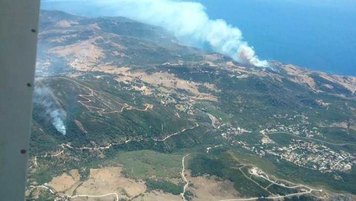  Incendii de vegetaţie în Spania. Avioane și elicoptere, trimise la fața locului pentru a stinge flăcările uriaşe (FOTO)