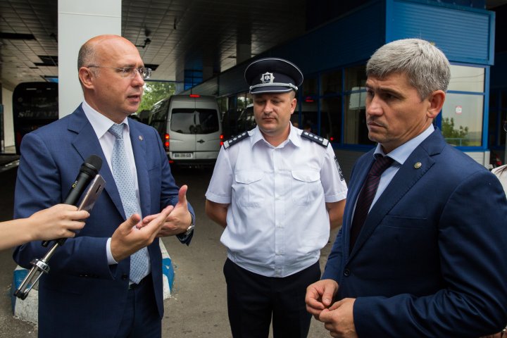 Pavel Filip, control inopinat la vama Leușeni: Nu se respectă înțelegerea pe care am avut-o, verificările trebuie să fie rapide și să nu deranjeze pasagerii