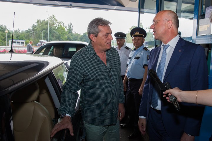 Pavel Filip, control inopinat la vama Leușeni: Nu se respectă înțelegerea pe care am avut-o, verificările trebuie să fie rapide și să nu deranjeze pasagerii