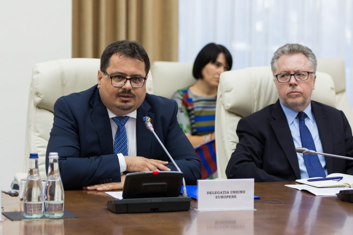 Ce le-a spus Premierul Pavel Filip ambasadorilor UE? Mesaje categorice și foarte sugestive legate de activitatea politizată a Delegației UE în Moldova (FOTO)