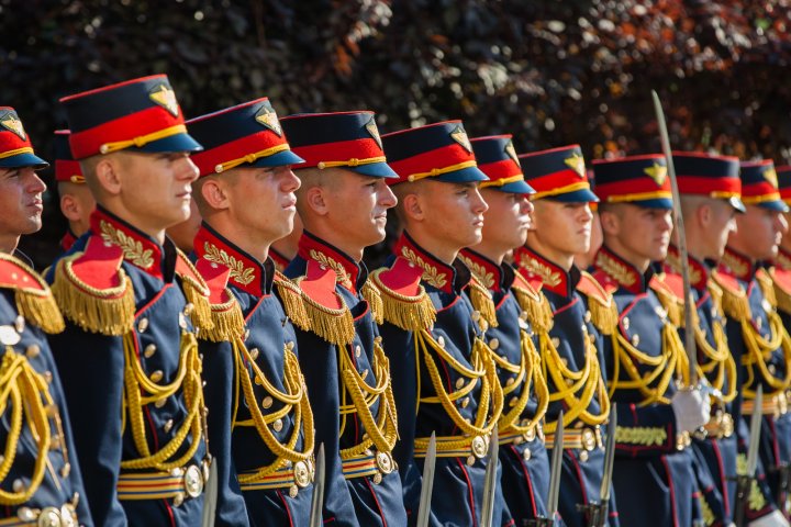 Zi de doliu naţional în memoria victimelor deportărilor. Drapelele de stat au fost coborâte în bernă (GALERIE FOTO)