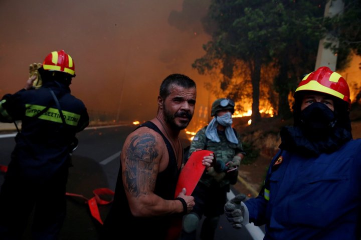 STARE DE URGENŢĂ în Grecia din cauza incendiilor de vegetaţie. Autorităţile au cerut ajutor din partea UE (IMAGINI APOCALIPTICE)
