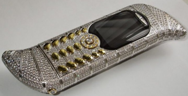 Topul celor mai URÂTE telefoane mobile lansate vreodată (FOTO)