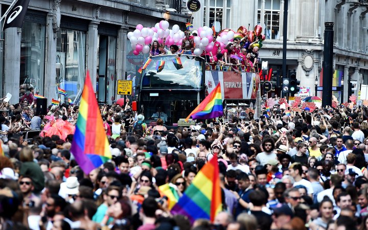 Sărbătoare pe străzile Capitalei britanice. Peste un milion de oameni au participat la Parada Gay de la Londra (FOTO/VIDEO)