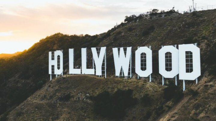 Compania Warner Bros vrea să construiască un teleferic până la celebrul semn "Hollywood" din Los Angeles