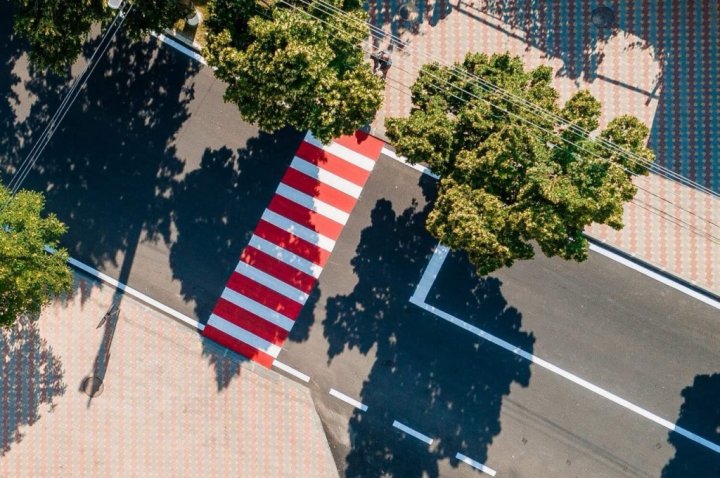 Strada centrală din Orhei, RECONSTRUITĂ DIN TALPĂ. Prima porțiune a fost dată în exploatare (GALERIE FOTO/VIDEO)