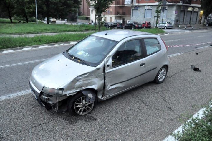 Un moldovean se zbate între viaţă şi moarte, în urma unui accident de motocicletă în Italia (FOTO)