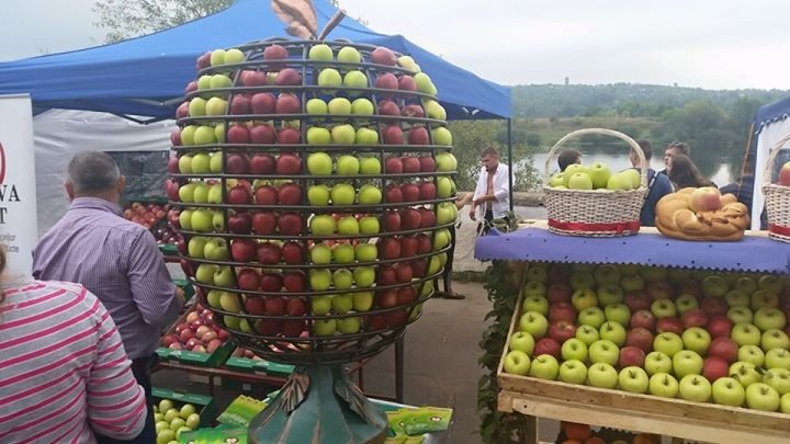 Iubitorii de mere sunt aşteptaţi la sărbătoare. Când va avea loc Festivalul Mărului 2018