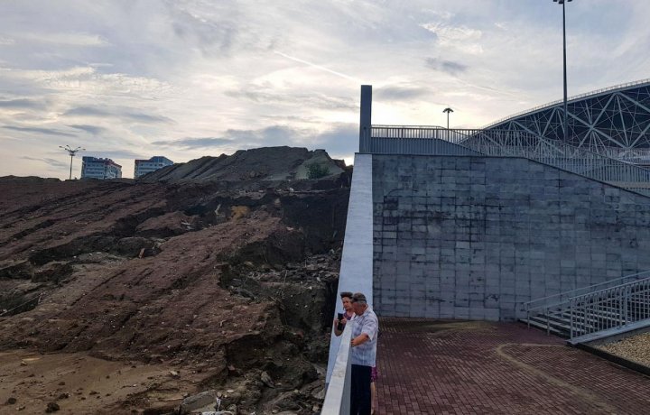 Dezastru la încheierea Campionatului Mondial de Fotbal 2018. Un stadion nou construit a luat-o la vale după o ploaie puternică