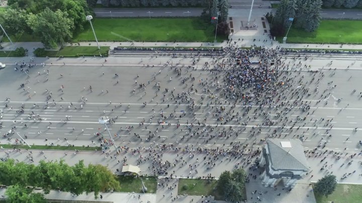 Protest în centrul Capitalei. Câte persoane s-au strâns în PMAN. IMAGINI DIN DRONĂ (FOTO)