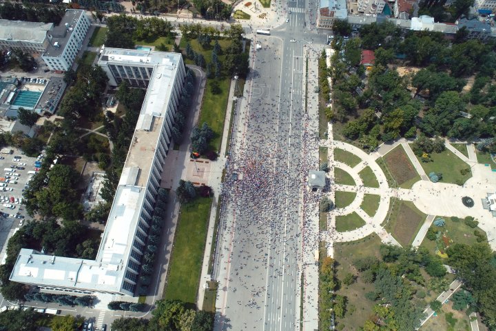 Protest în centrul Capitalei. Câte persoane s-au strâns în PMAN. IMAGINI DIN DRONĂ (FOTO)