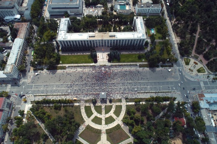 Protest în centrul Capitalei. Câte persoane s-au strâns în PMAN. IMAGINI DIN DRONĂ (FOTO)
