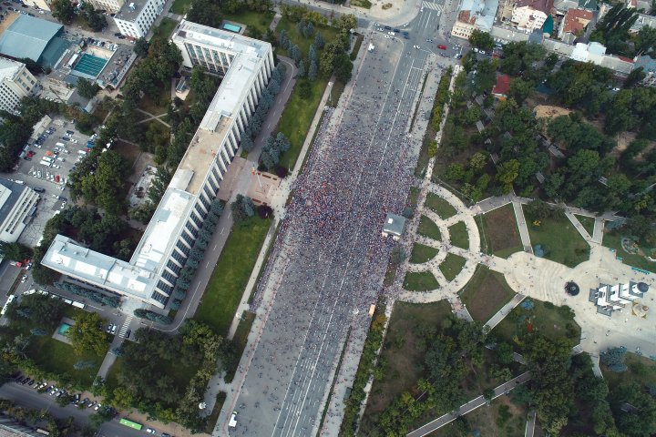 Protest în centrul Capitalei. Câte persoane s-au strâns în PMAN. IMAGINI DIN DRONĂ (FOTO)