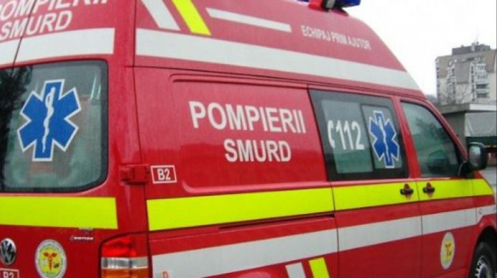 Accident grav în România. Un autocar, un microbuz şi o autoutilitară s-au ciocnit. Sunt 11 răniţi