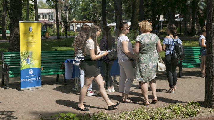 Admiterea la universităţile din România. Câte locuri au pus la dispoziţia studenţilor moldoveni instituţiile de peste Prut (FOTOREPORT)